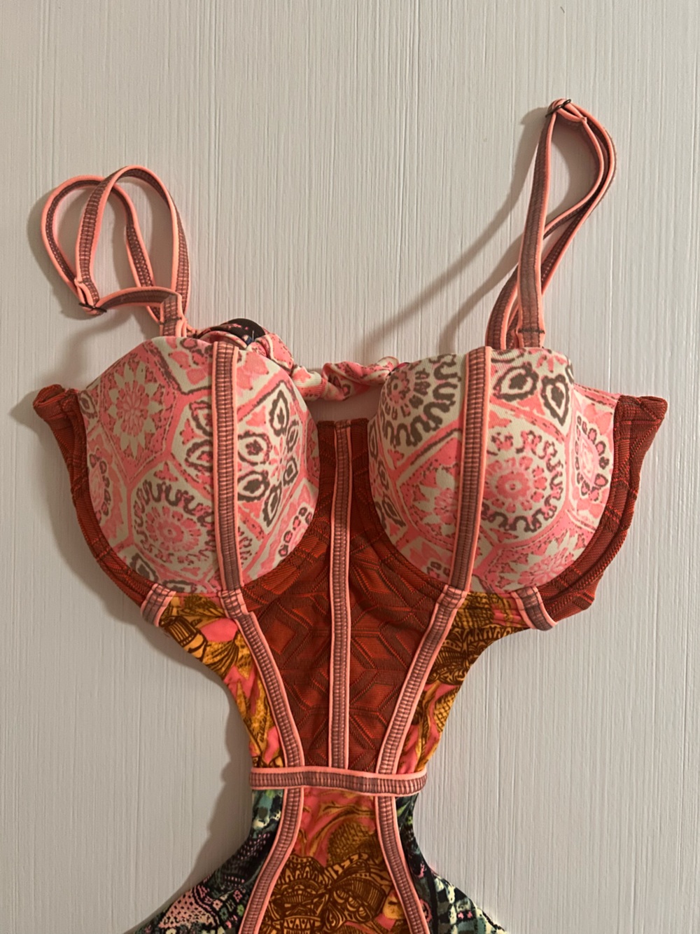 🌊🌺🐬Maaji Multicolor Removable Straps One-Piece Side Cut Out Swimsuit🌊🌸🌴 - Picture 6 of 15